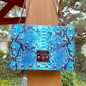 BM Large Crossbody blue & gun metal.